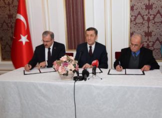 Tavşanlı Küçük Sanayi Sitesi Yapı Kooperatifimiz tarafından Çukurköy Mahallesi Çukurköy Küçük Sanayi Sitesinde yapılması planlanan “14 derslikli Mesleki Eğitim Merkezi ve 100 öğrenci kapasiteli öğrenci pansiyonu yapımı” protokolü Millî Eğitim Bakanımız Sayın Prof. Dr. Ziya Selçuk, Kütahya Valimiz sayın Dr. Ömer Toraman, Tavşanlı Küçük Sanayi Sitesi Yapı Kooperatifi Başkanı Sayın Yasin Demirci tarafından birlikte imzalandı.